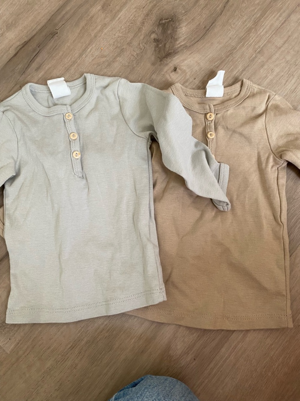 H&M Long-Sleeve Henley Top in Sage and Tan